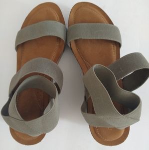 Madden girl sandals size 7